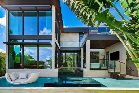 2051 N Bay Rd, Miami Beach, Florida 33140