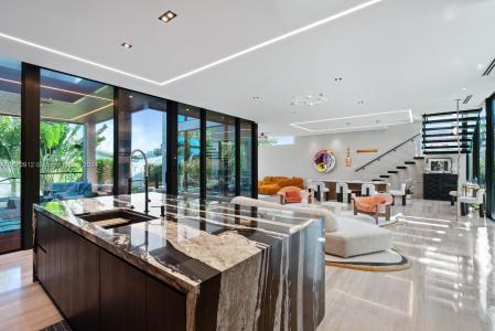 2051 N Bay Rd, Miami Beach, Florida 33140