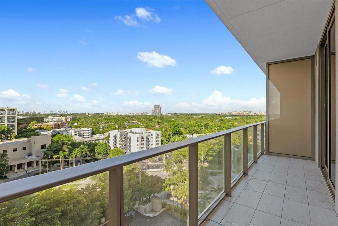 2678 Tigertail Ave 909, Miami, Flórida 33133, Estados Unidos