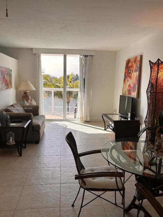 5880 Collins Ave 404, Miami Beach, Florida 33140, Estados Unidos