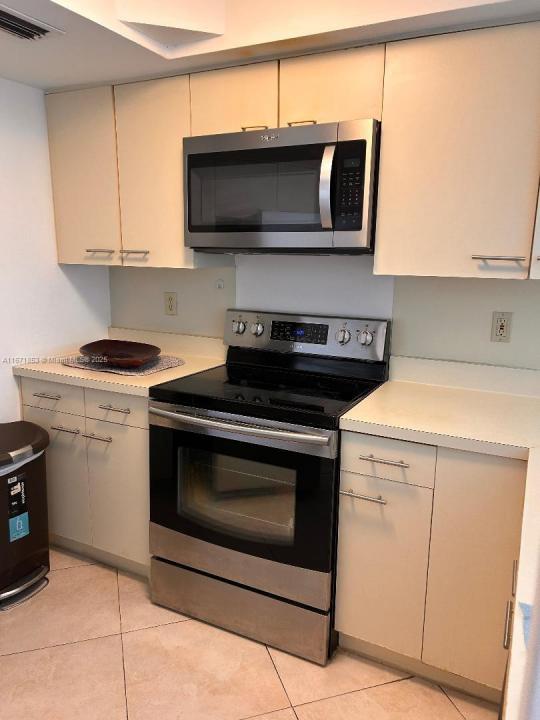 5880 Collins Ave 404, Miami Beach, Florida 33140, Estados Unidos