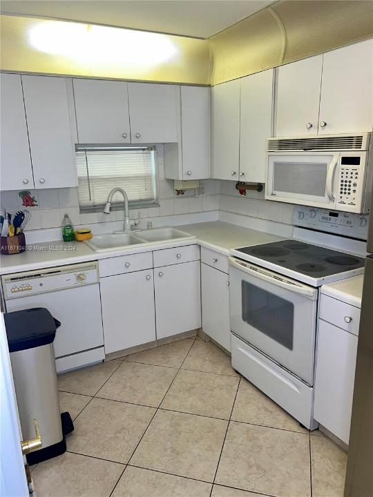 9720 S Hollybrook Lake Dr 101, Pembroke Pines, Florida 33025, Estados Unidos