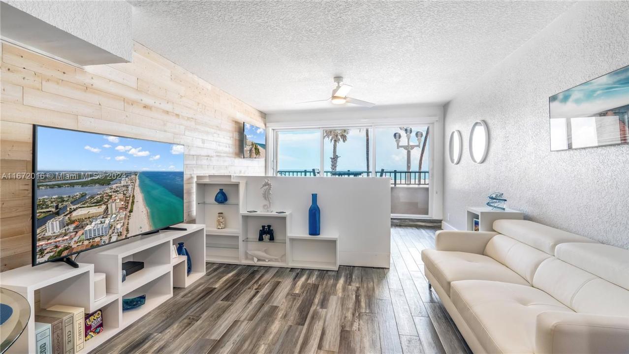 201 Van Buren St 103, Hollywood, Floryda 33019, USA