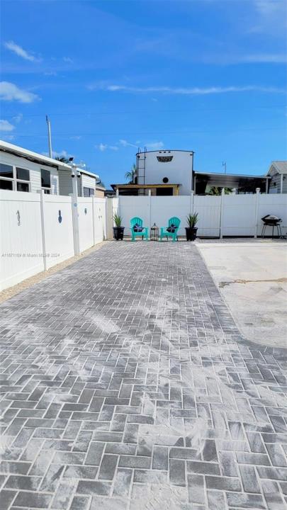 325 Calusa St 376, Key Largo, 佛罗里达州 33037, 美国