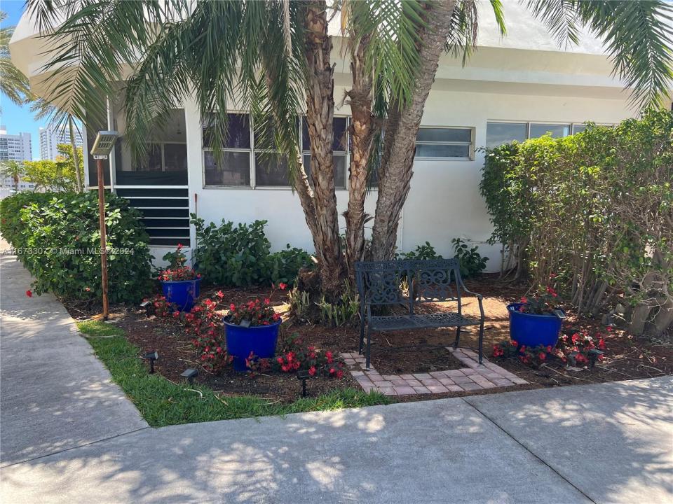 100 Golden Isles Dr 605, Hallandale Beach, Florida 33009, Stati Uniti