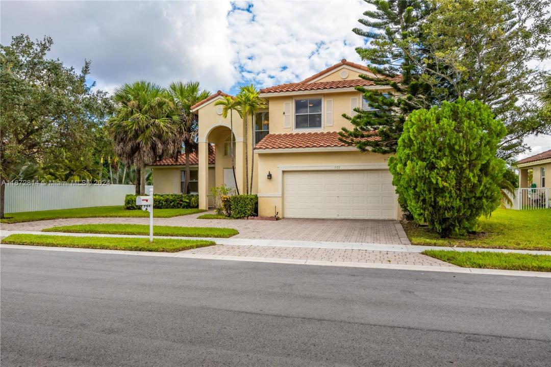 751 SW 191st Ave, Pembroke Pines, Florida 33029
