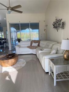 1076 Rotonda Circle, Other City - In The State Of Florida, Florida 33947, USA