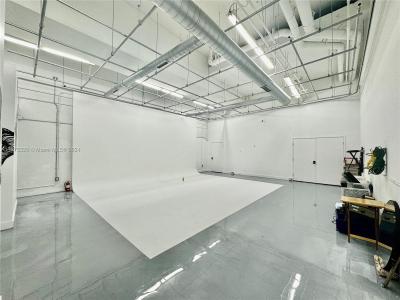 40 SW 13 ST SPH3, Miami, Florida 33130, USA