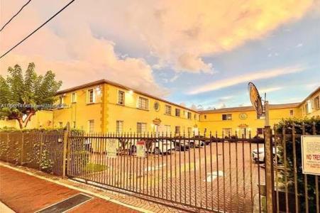 1326 SW 6th St 9, Miami, Florida 33135, USA