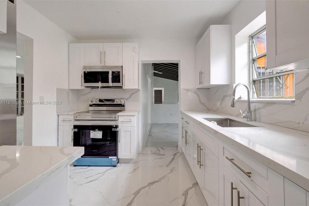 156 NW 88th St, El Portal, フロリダ 33150, アメリカ合衆国