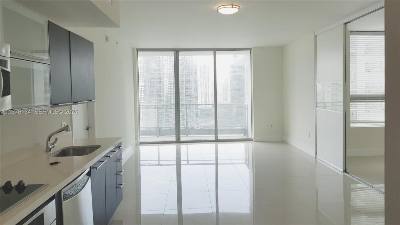 90 SW 3 ST 3210, Miami, Florida 33130, Stati Uniti