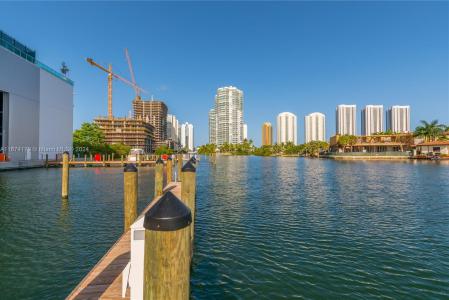 400 Sunny Isles Blvd, Sunny Isles Beach, Florida 33160, USA