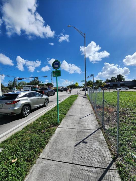 11110/20 NW 17th Ave, Miami, Florida 33167, Stati Uniti
