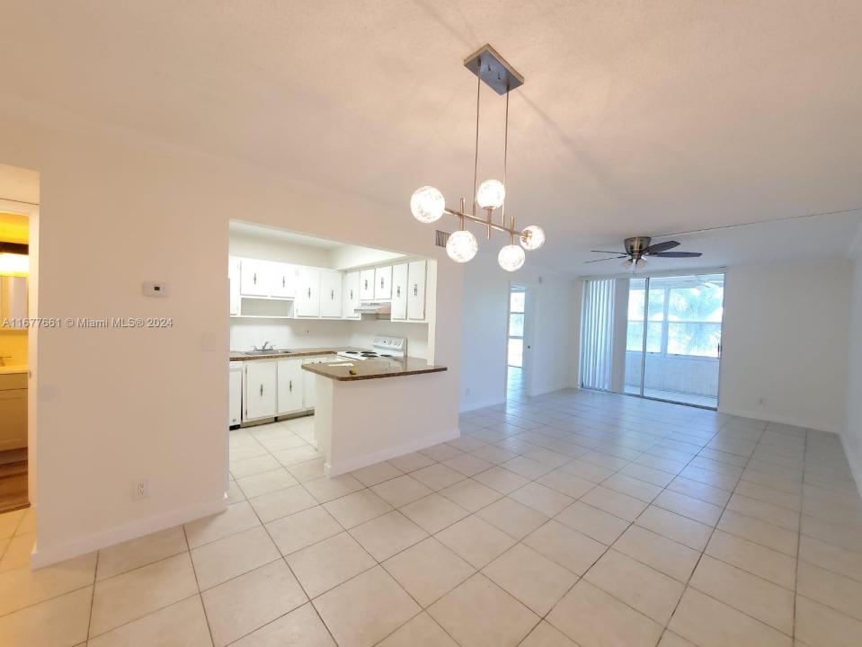 2029 NW 46th Ave E308, Lauderhill, Floride 33313, États-Unis