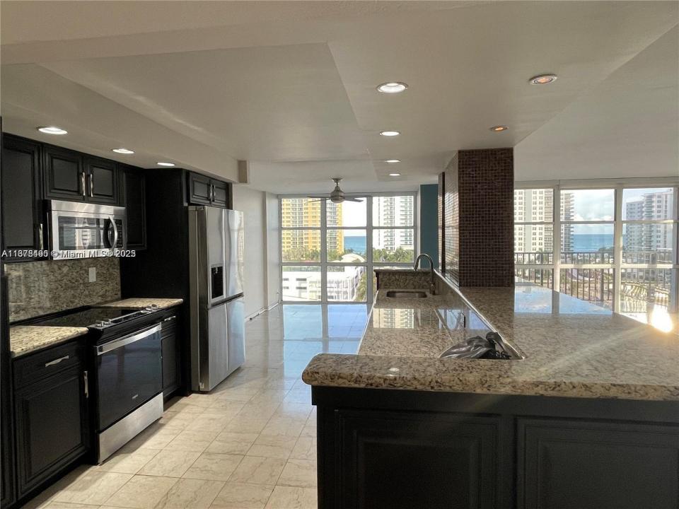 1000 Parkview Dr 920, Hallandale Beach, Floride 33009, États-Unis