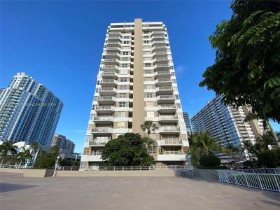 1965 S Ocean Dr 4D, Hallandale Beach, Florida 33009, USA