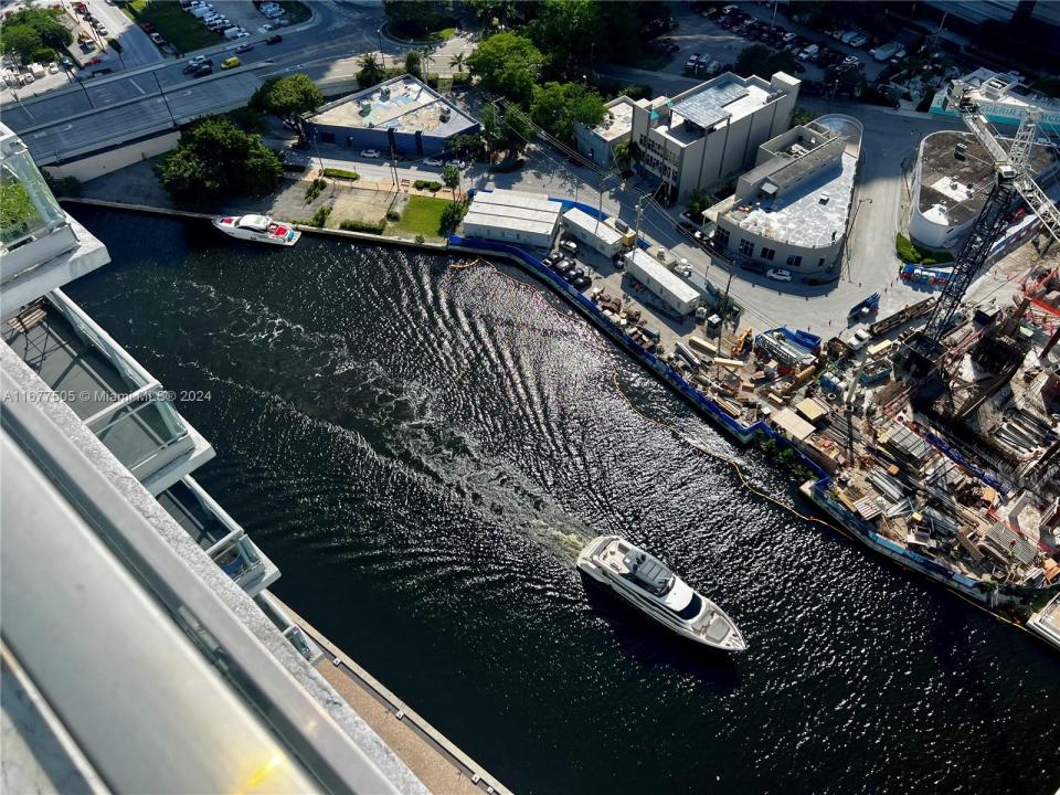 92 SW 3rd 3605, Miami, פלורידה 33130, ארצות הברית של אמריקה