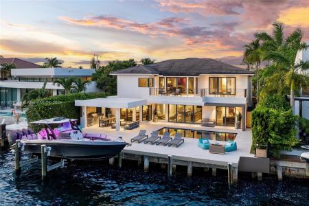 2370 Bayview Ln, North Miami, Florida 33181, USA