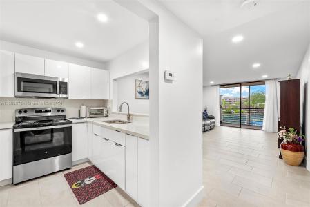 1001 Colony Point Cir 306, Pembroke Pines, Florida 33026, USA