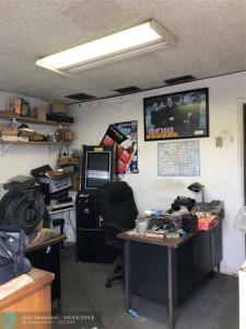 3040 NW 23rd Ave, Oakland Park, Florida 33311