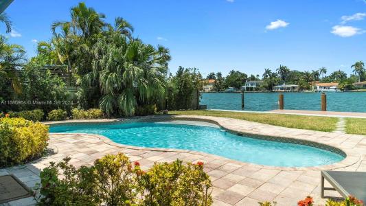 7536 W Treasure Dr, North Bay Village, Florida 33141, HOA KỲ