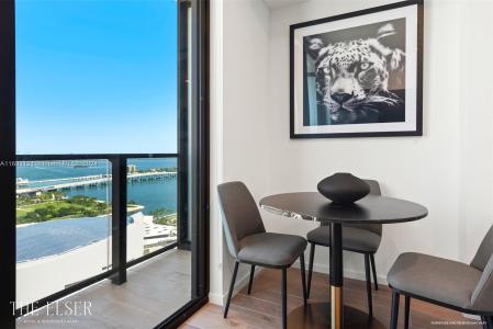 398 NE 5th St 2102, Miami, Florida 33132, USA