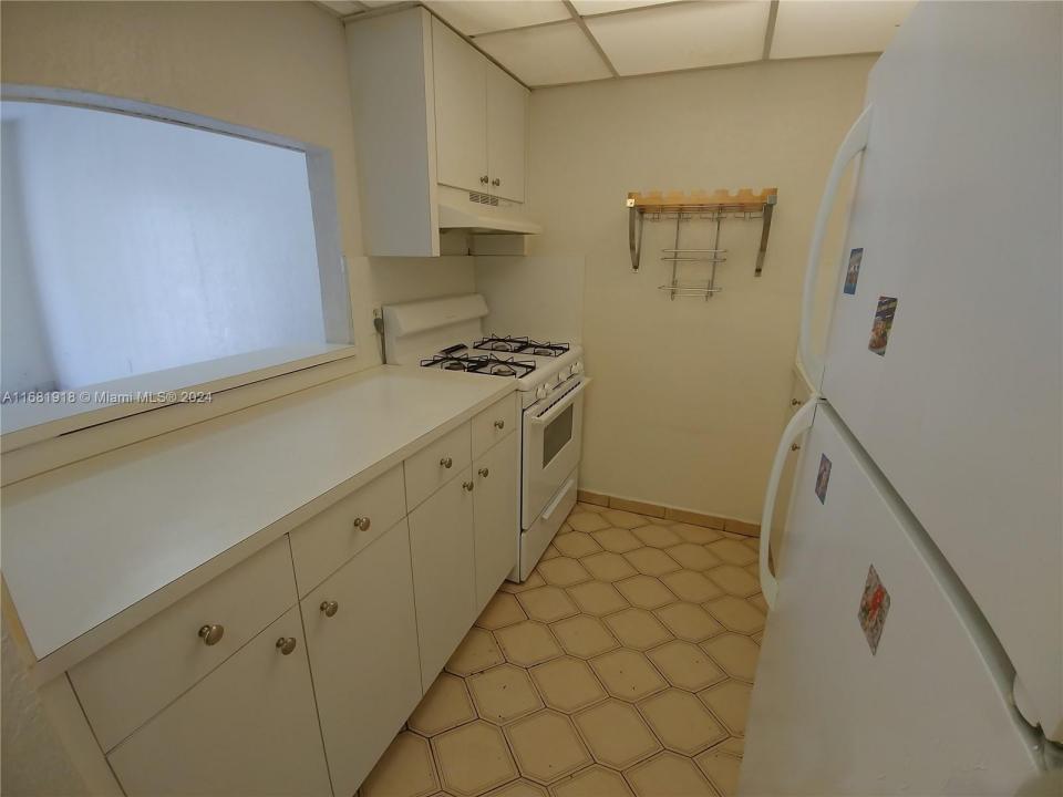 1305 W 53rd St 410, Hialeah, 佛罗里达州 33012, 美国