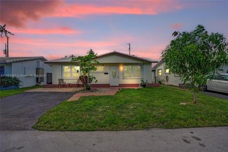 4577 NW 16th Ter, Tamarac, Florida 33309, USA