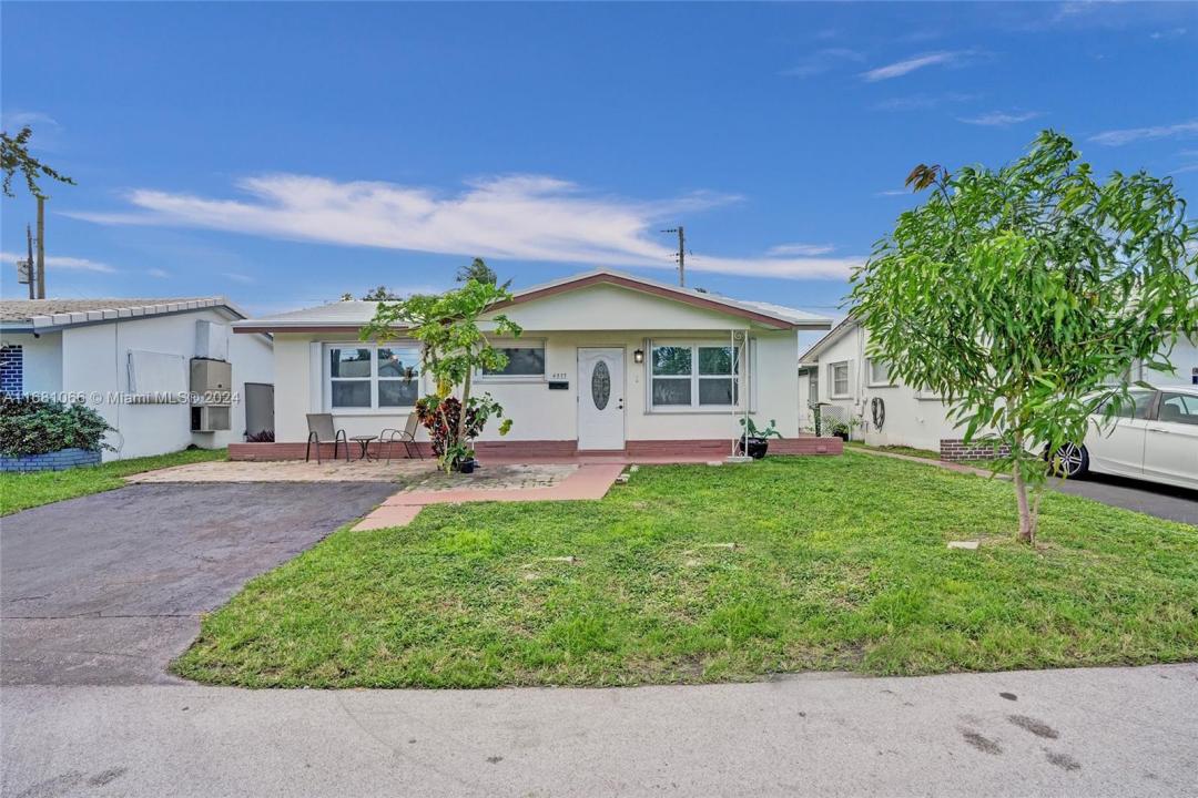 4577 NW 16th Ter, Tamarac, Florida 33309, USA