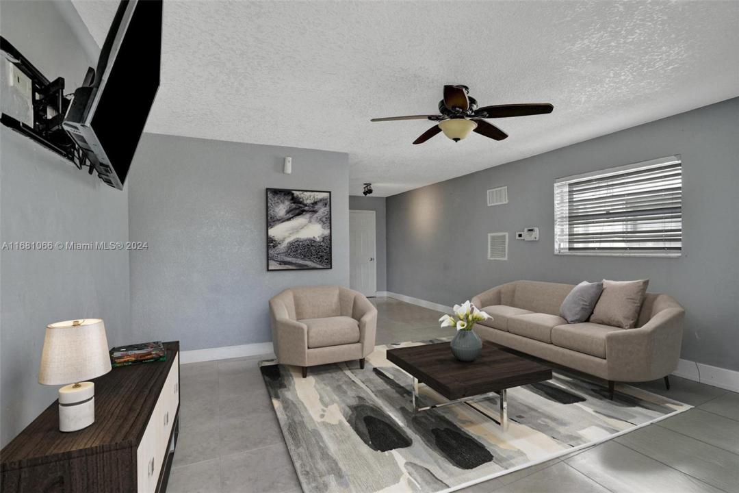 4577 NW 16th Ter, Tamarac, Florida 33309, USA