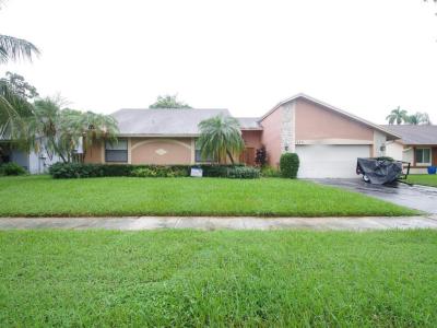 7870 NW 54th St, Lauderhill, Florida 33351