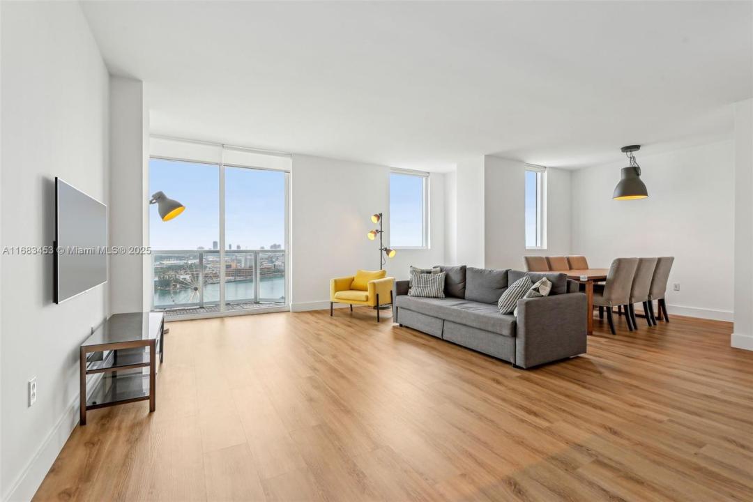244 Biscayne Blvd 2203, Miami, Florida 33132