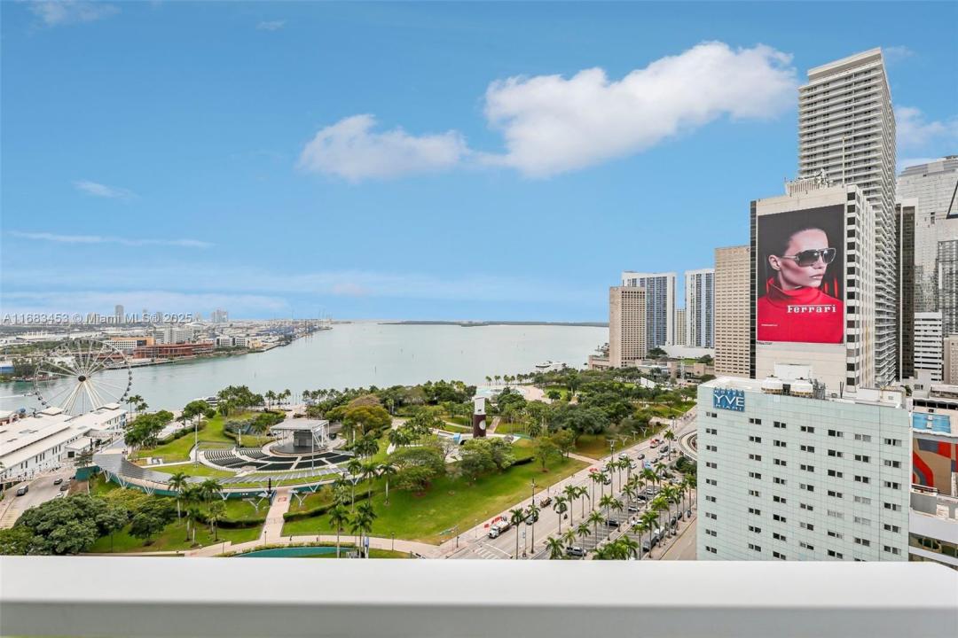 244 Biscayne Blvd 2203, Miami, Florida 33132