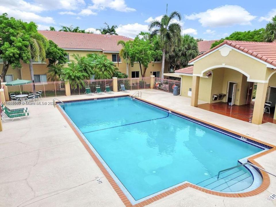 7930 NW 7th St 201, Pembroke Pines, フロリダ 33024, アメリカ合衆国