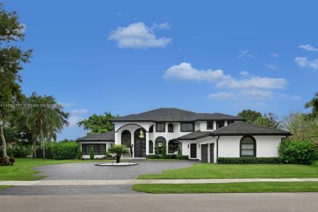 2440 SW 105th Ter, Davie, Florida 33324, USA