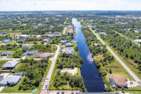 13391 Chenille Drive, Port Charlotte, Florida 33981, USA