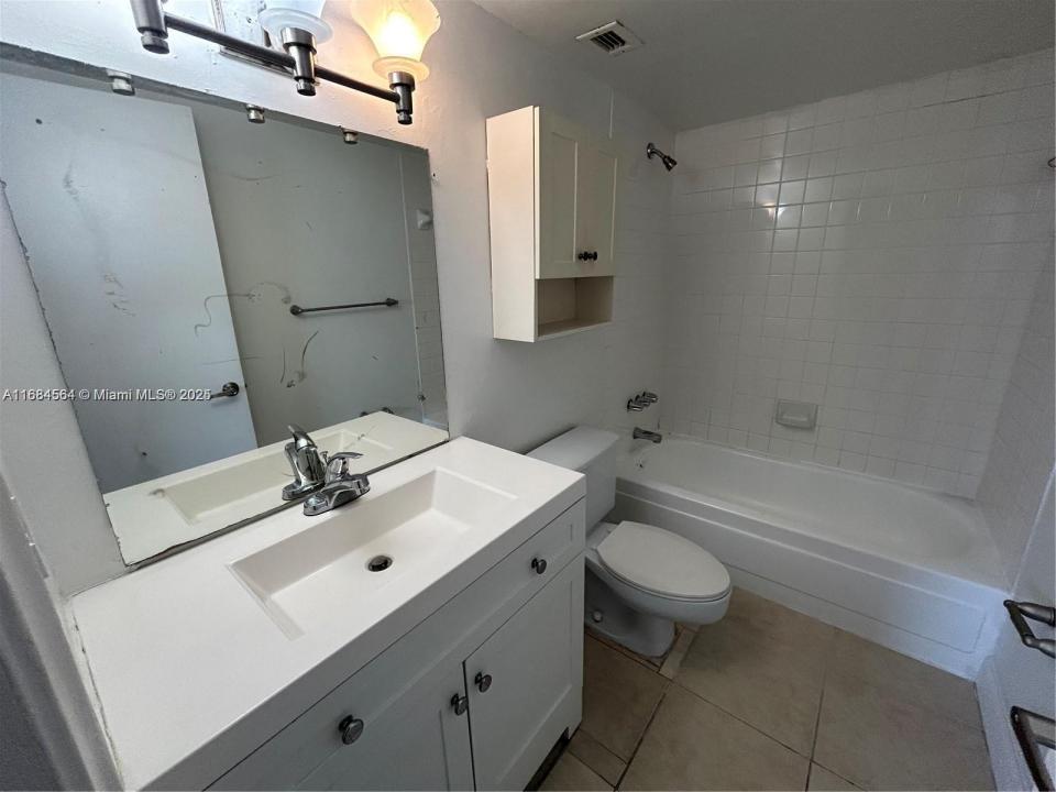 9143 SW 77th Ave B802, Miami, Florida 33156, Estados Unidos