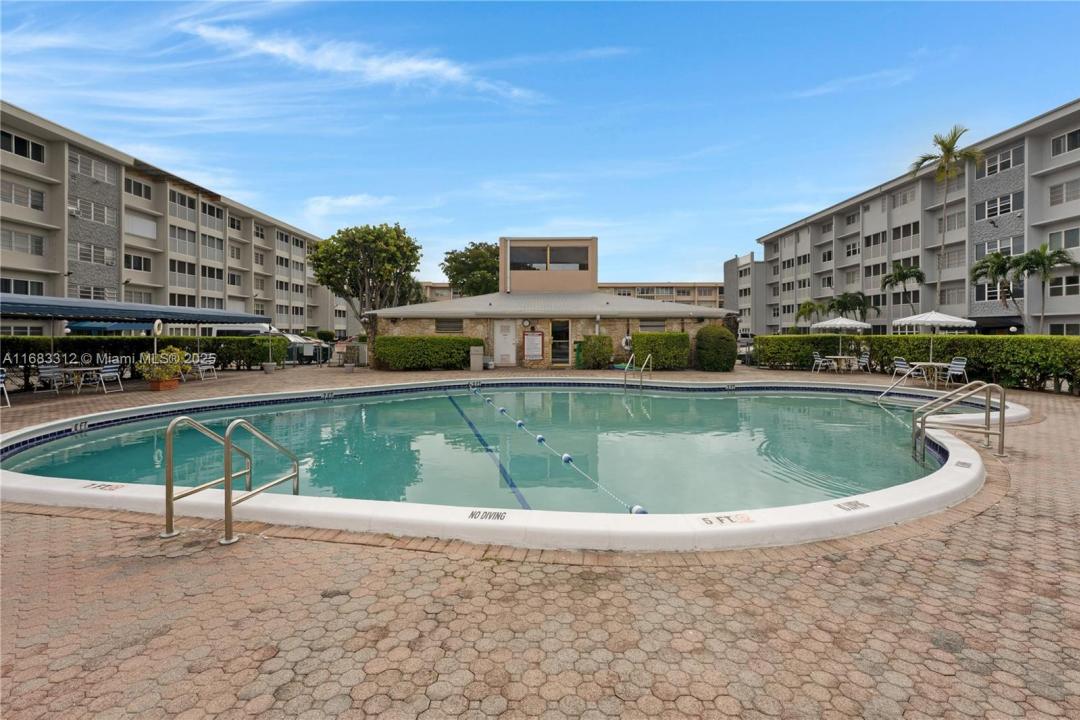 330 SE 2nd St 303F, Hallandale Beach, فلوريدا 33009, الولايات المتحدة