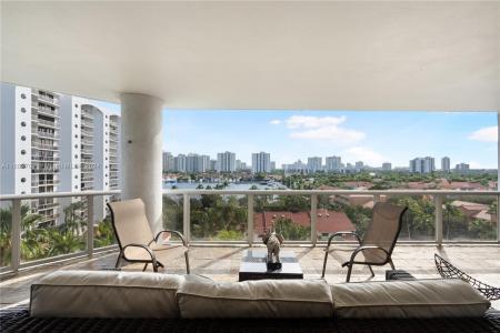 3600 Yacht Club Dr 803, Aventura, Florida 33180, USA