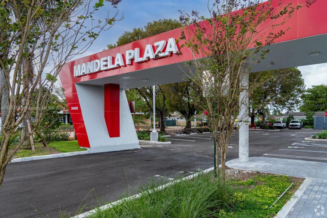 20450 NW 2nd Ave 20452, Miami Gardens, פלורידה 33169, ארצות הברית של אמריקה