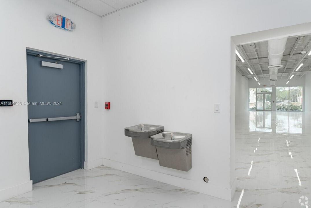 20450 NW 2nd Ave 20452, Miami Gardens, פלורידה 33169, ארצות הברית של אמריקה