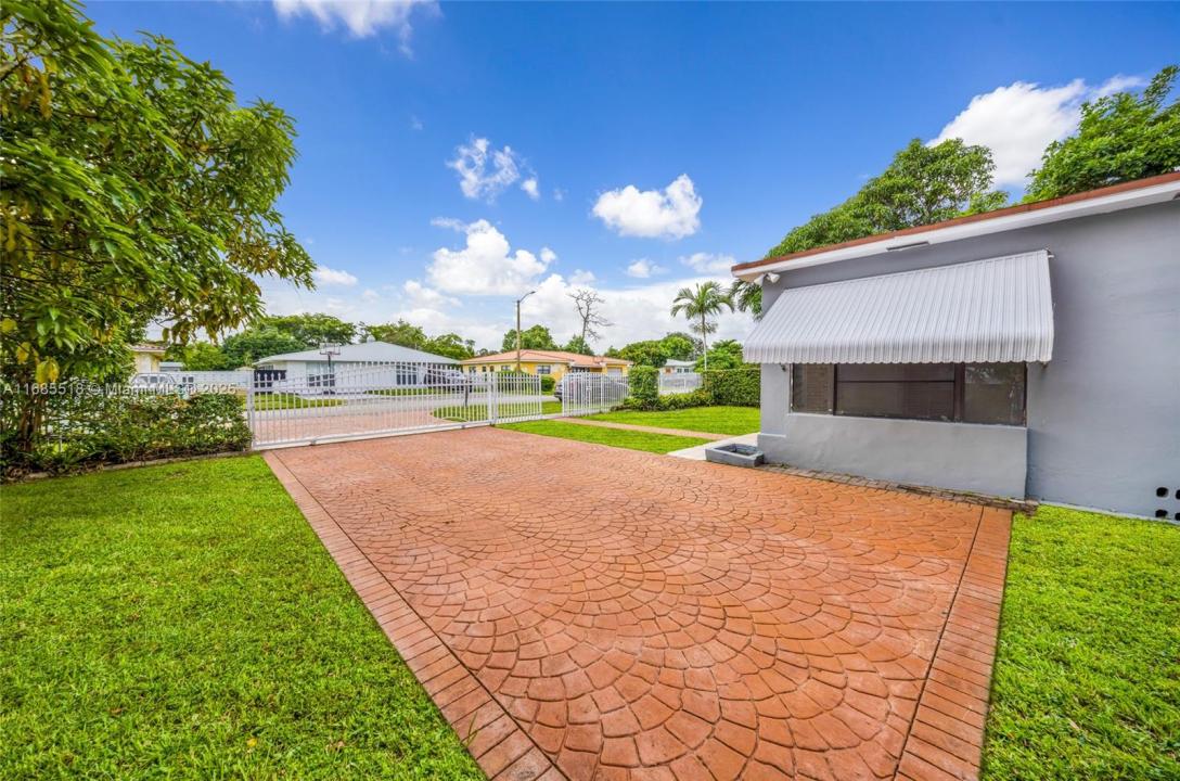 51 NW 118th St, Miami, פלורידה 33168, ארצות הברית של אמריקה 