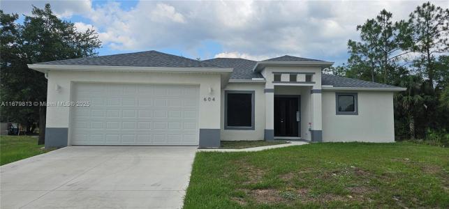 604 LAKE AVE, Lehigh Acres, Florida 33972, USA