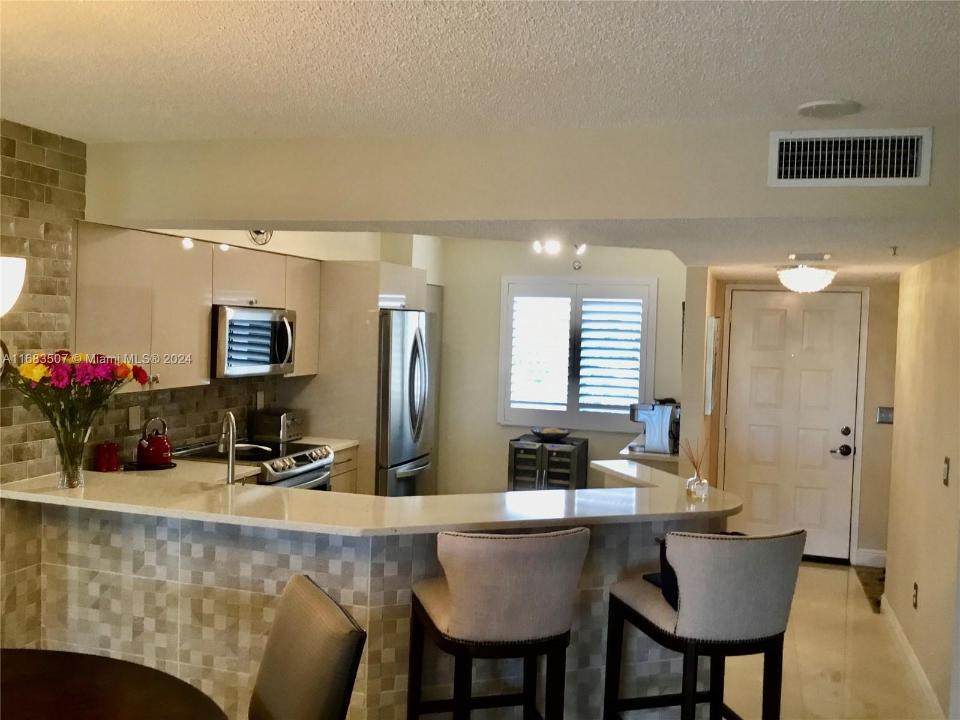 2334 S Cypress Bend Dr 501, Pompano Beach, 佛罗里达州 33069, 美国