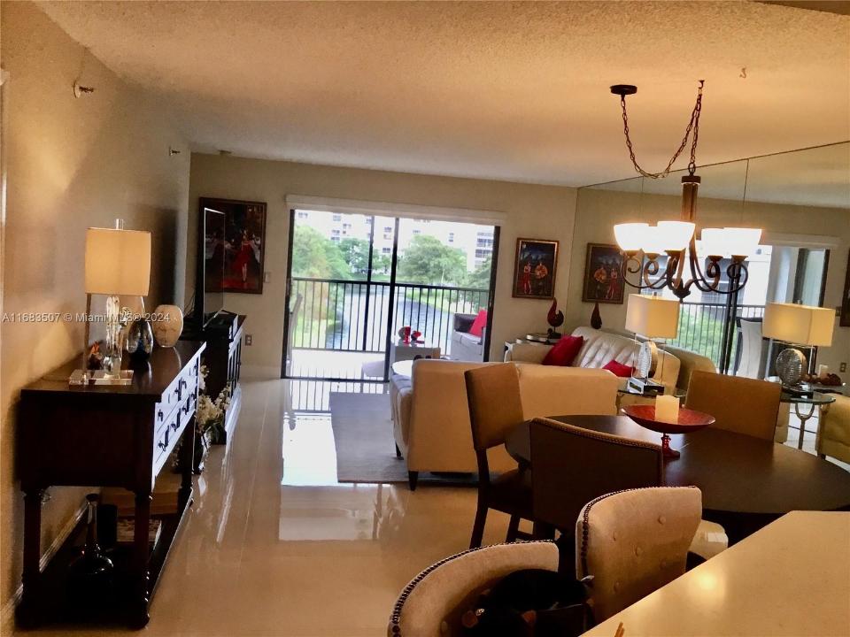 2334 S Cypress Bend Dr 501, Pompano Beach, 佛罗里达州 33069, 美国