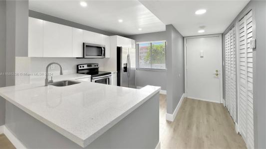 3571 Inverrary Dr 203, Lauderhill, Florida 33319, USA