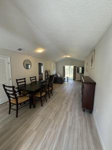 2019 E Louisiana Avenue, Tampa, Florida 33610, USA