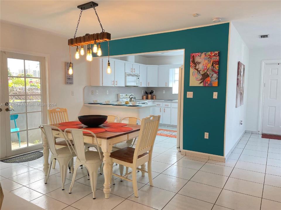 4521 NW 4th St 4521, Miami, Florida 33126, Estados Unidos