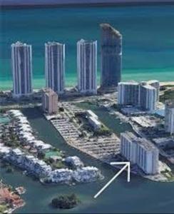400 Kings Point Dr 928, Sunny Isles Beach, Florida 33160, USA