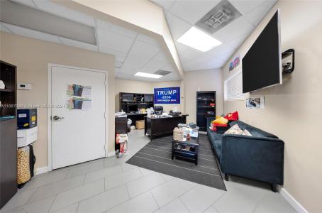 887 E Okeechobee Rd, Hialeah, Florida 33010, USA